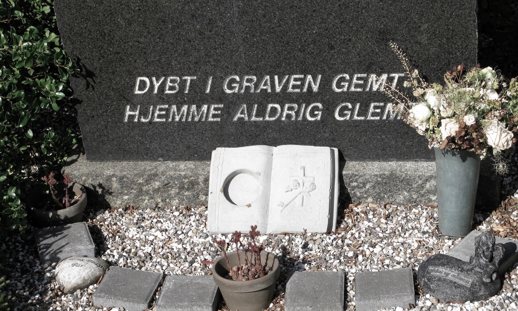 Pligten bød - Lyngvig Kirkegård juli 2018 - 82