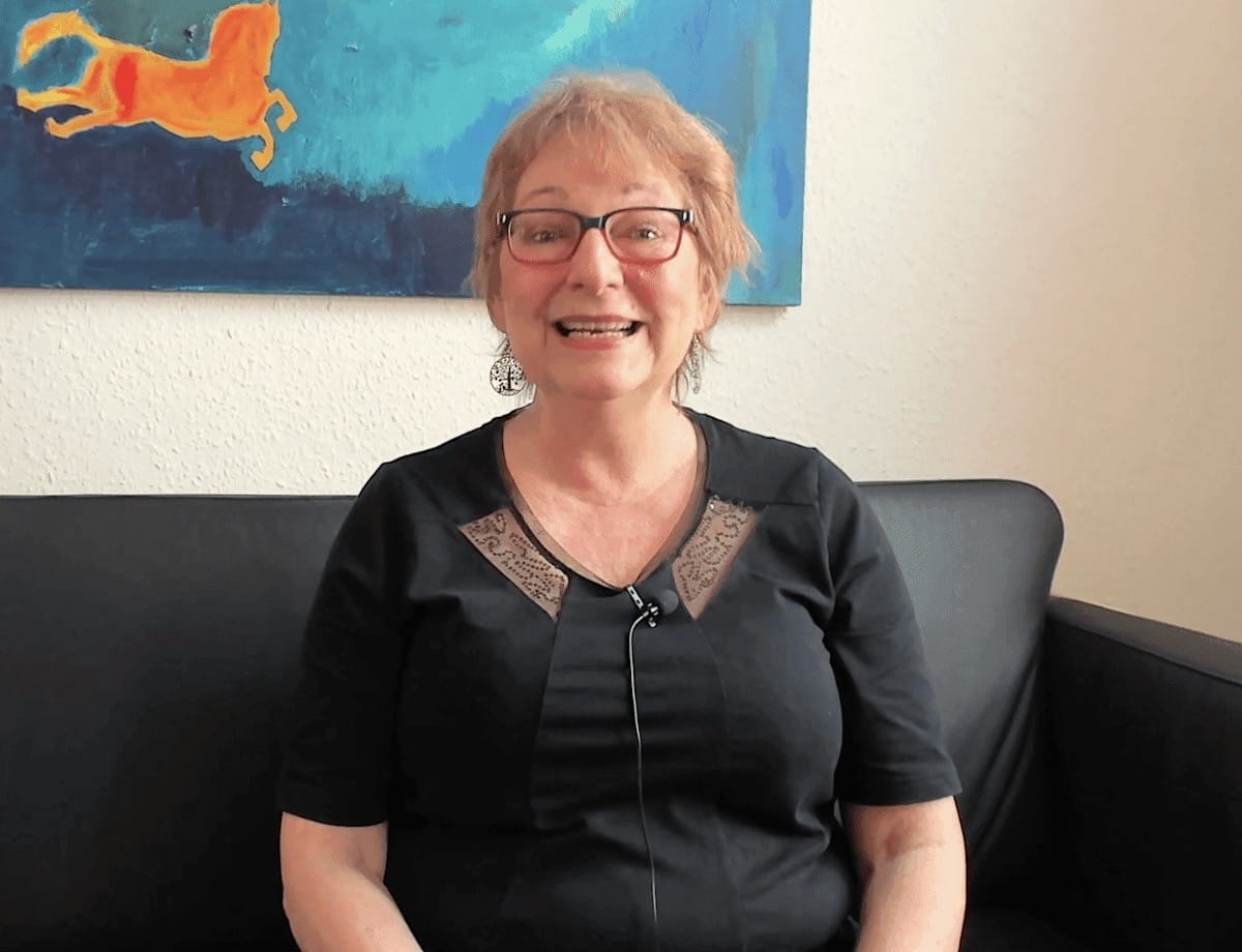 Fortæller Connie Olsen Fortæller Connie Olsen